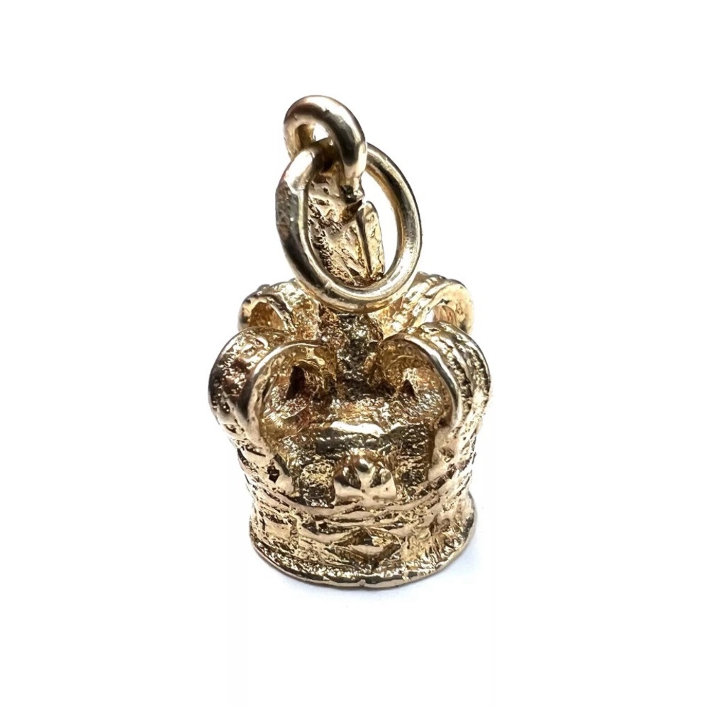 9K 3D Crown  Vintage Queen Elizabeth, Princess,  Royal, British Charm Pendant